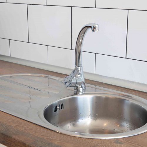 fregadero del albergue en Arca