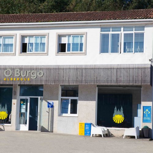 exteriores albergue en O Pedrouzo